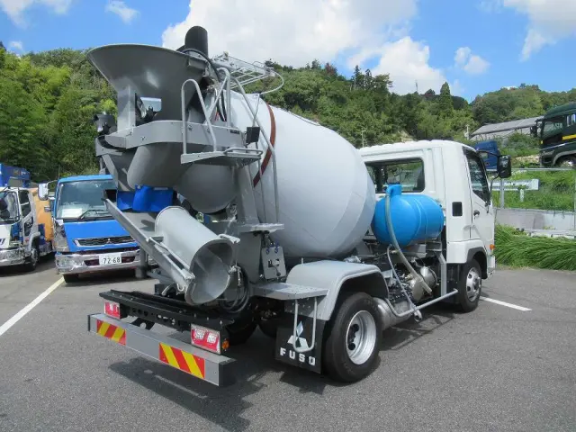 三菱 ファイター 2KG-FK72F(2WD)の写真4