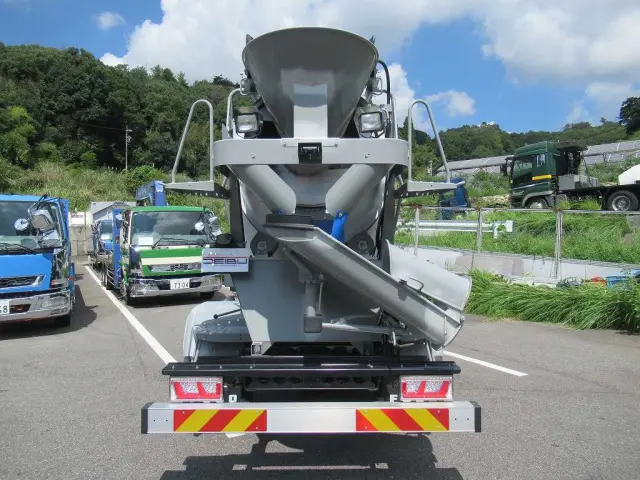 三菱 ファイター 2KG-FK72F(2WD)の写真6