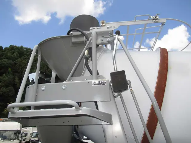 三菱 ファイター 2KG-FK72F(2WD)の写真10