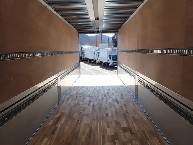 日野 プロフィア 2DG-FW1AHC(8x4)の写真8