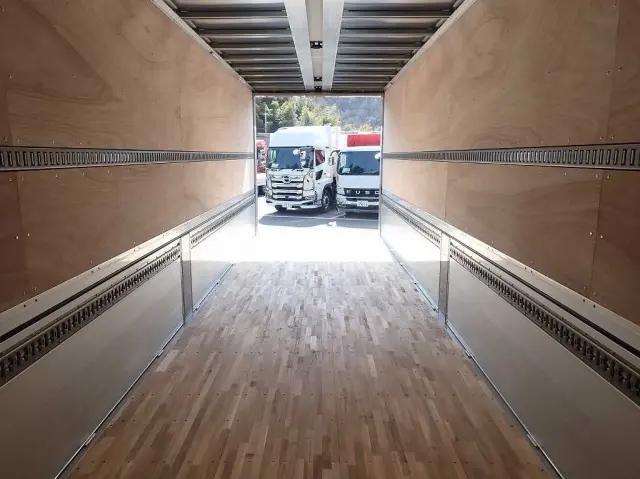 日野 プロフィア 2DG-FW1AHC(8x4)の写真8