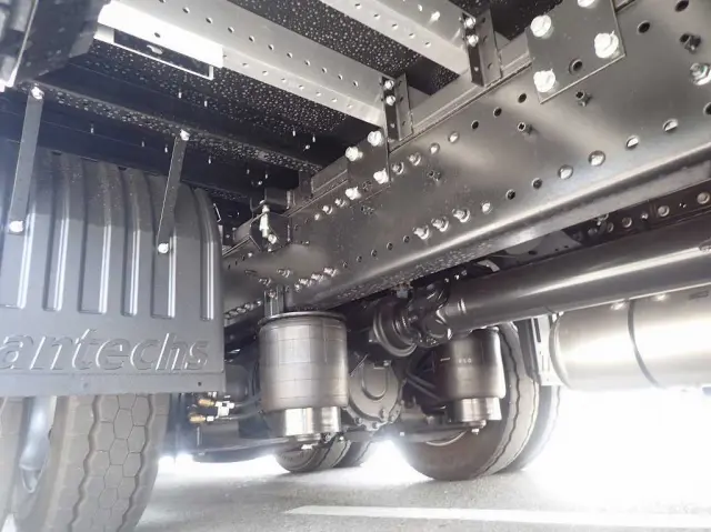 日野 プロフィア 2DG-FW1AHC(8x4)の写真26