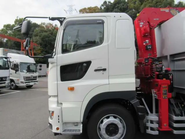 日野 プロフィア 2DG-FS1AHE(6x4)の写真13