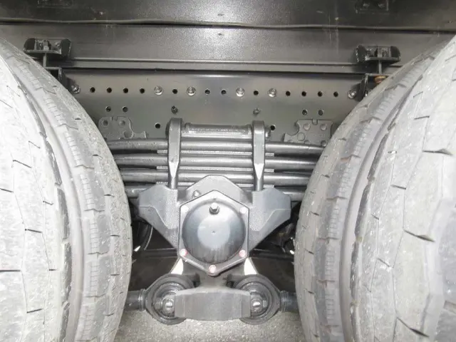 日野 プロフィア 2DG-FS1AHE(6x4)の写真24