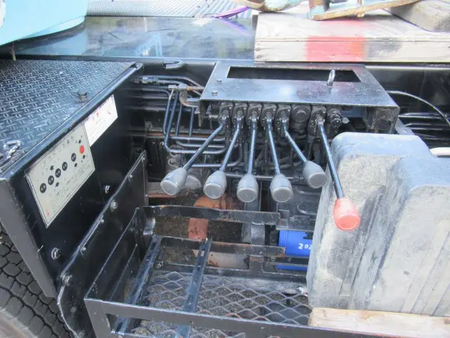 いすゞ フォワード PB-FRR35D3(2WD)の写真20