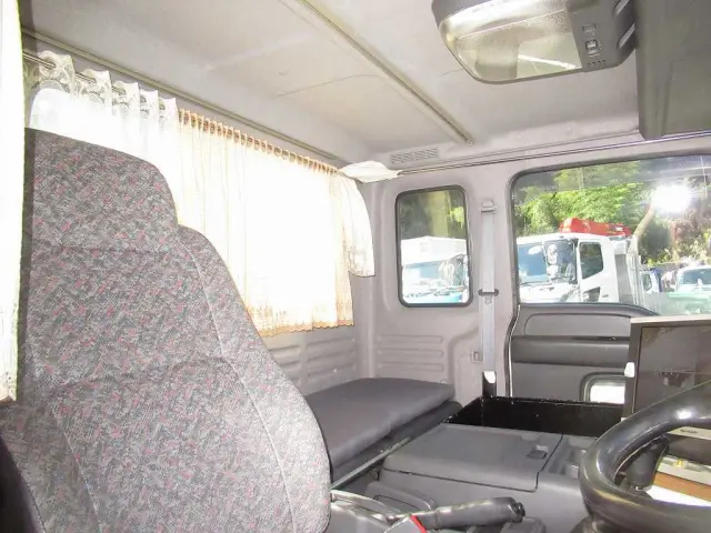 いすゞ フォワード PB-FRR35D3(2WD)の写真27