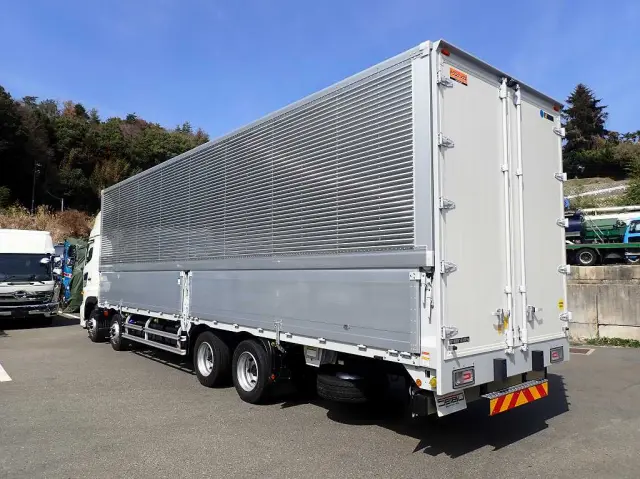 日野 プロフィア 2DG-FW1AHC(4WD)の写真4