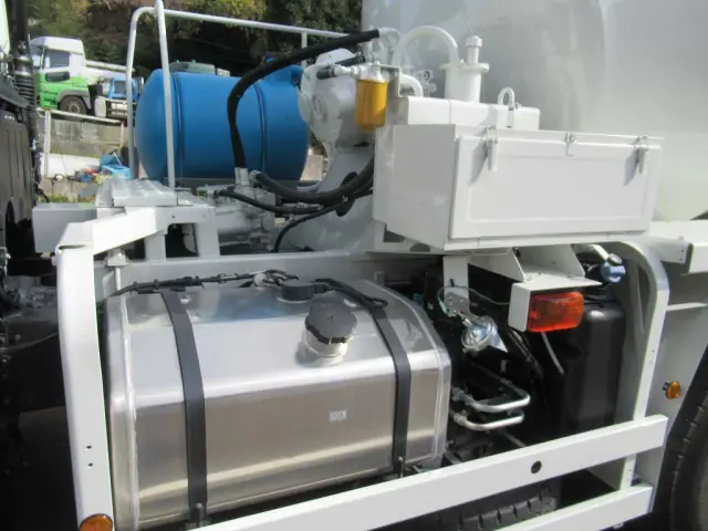 三菱 スーパーグレート 2KG-FV80GX(2WD)の写真7