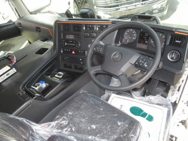 三菱 スーパーグレート 2KG-FV80GX(2WD)の写真17