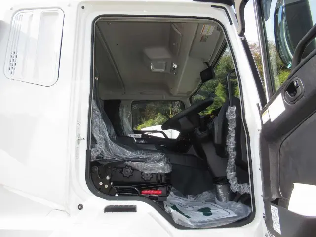 三菱 スーパーグレート 2KG-FV80GX(2WD)の写真23