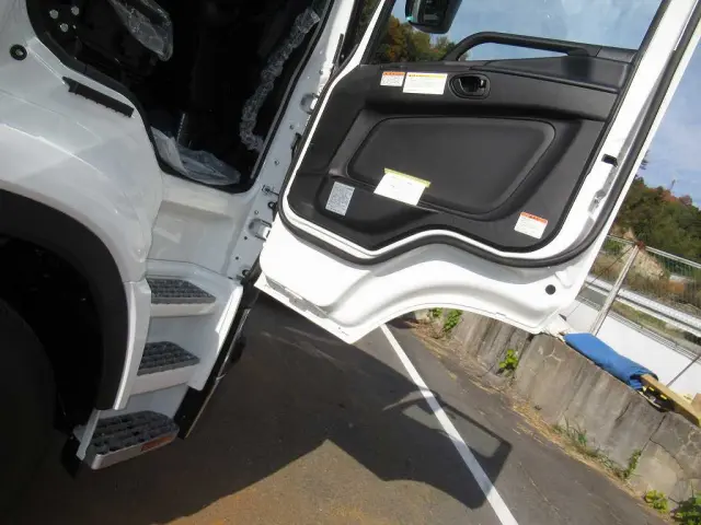 三菱 スーパーグレート 2KG-FV80GX(2WD)の写真24