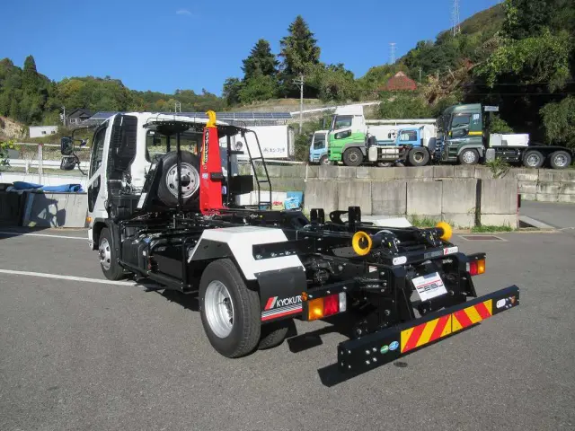 三菱 ファイター 2KG-FK72F(2WD)の写真5
