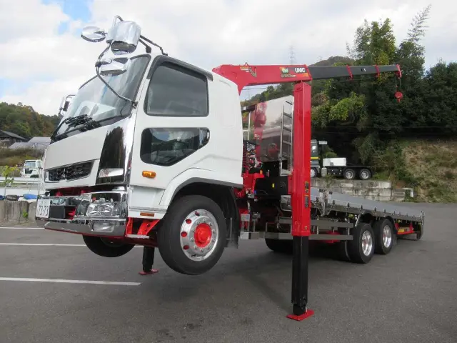 三菱 ファイター 2DG-FQ62F(6x4)の写真1