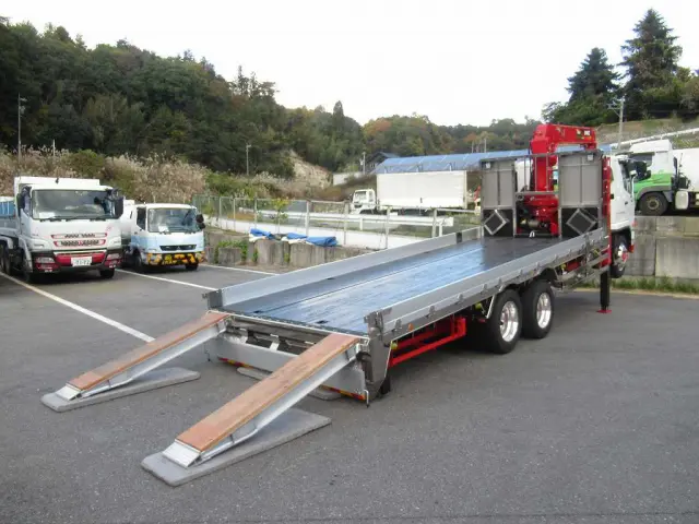 三菱 ファイター 2DG-FQ62F(6x4)の写真3