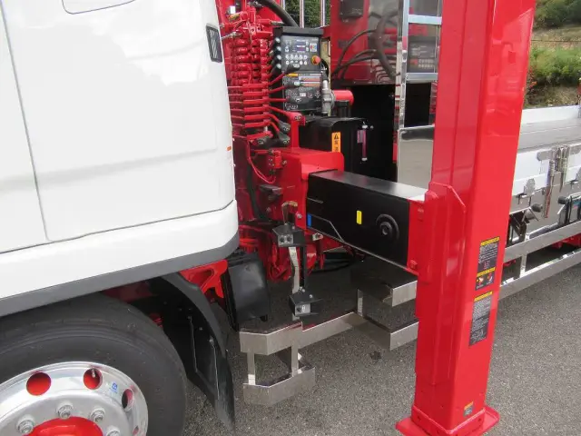 三菱 ファイター 2DG-FQ62F(6x4)の写真11