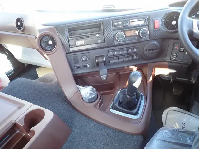 日野 プロフィア 2DG-FW1AHC(8x4)の写真18