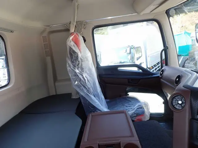 日野 プロフィア 2DG-FW1AHC(8x4)の写真21