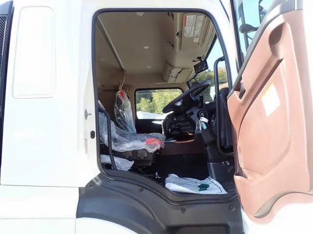 日野 プロフィア 2DG-FW1AHC(8x4)の写真22