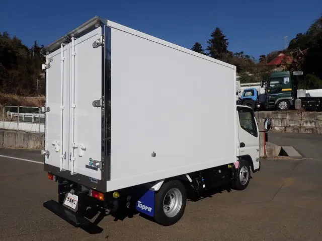 三菱 キャンター 2RG-FBAV0(2WD)の写真3