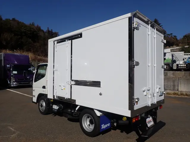 三菱 キャンター 2RG-FBAV0(2WD)の写真4