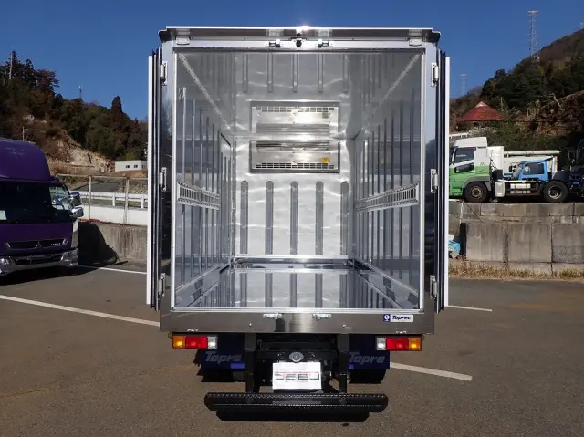 三菱 キャンター 2RG-FBAV0(2WD)の写真6