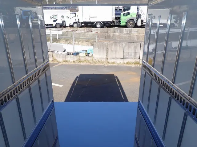 三菱 キャンター 2RG-FBAV0(2WD)の写真11