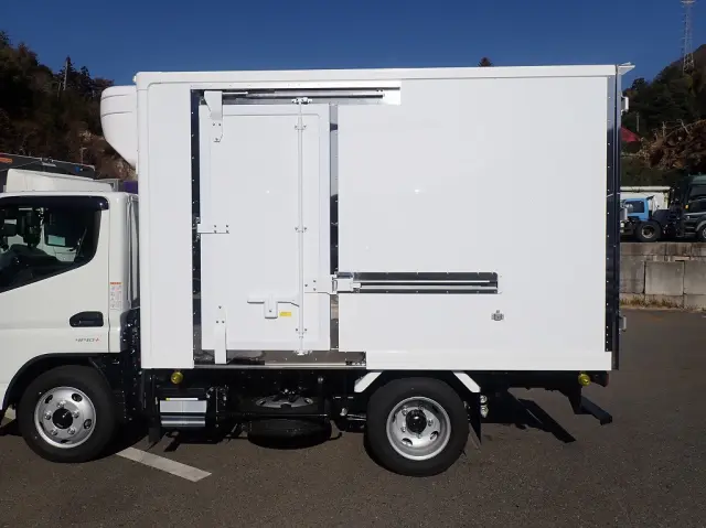 三菱 キャンター 2RG-FBAV0(2WD)の写真13