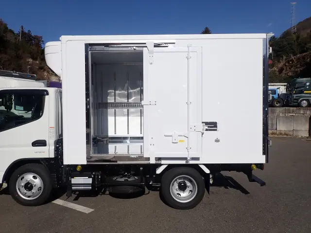 三菱 キャンター 2RG-FBAV0(2WD)の写真14