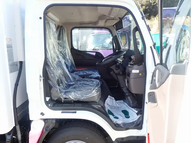 三菱 キャンター 2RG-FBAV0(2WD)の写真19