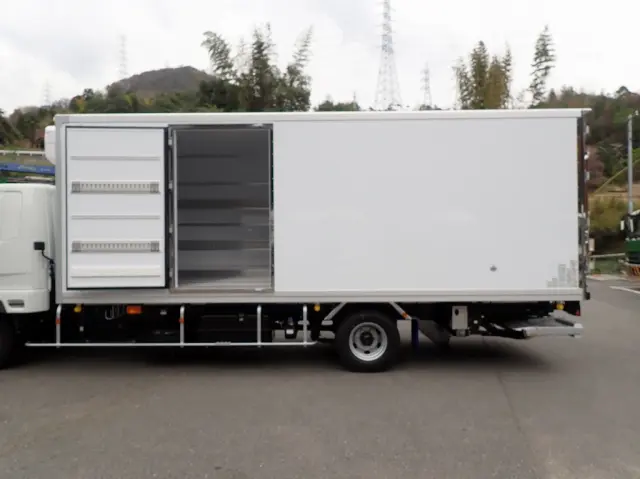 三菱 ファイター 2KG-FK65F(2WD)の写真6