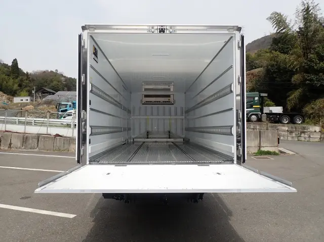 三菱 ファイター 2KG-FK65Fの写真7