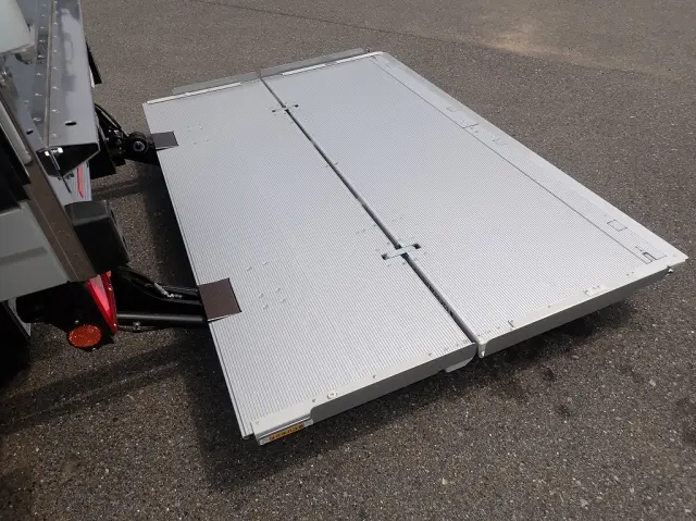 三菱 ファイター 2KG-FK65Fの写真8