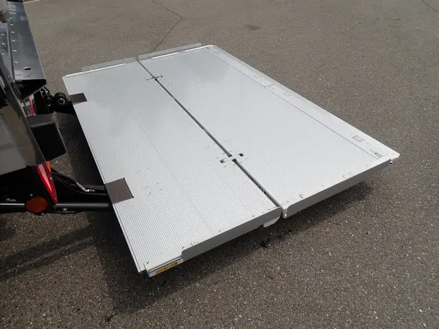 三菱 ファイター 2KG-FK65F(2WD)の写真8