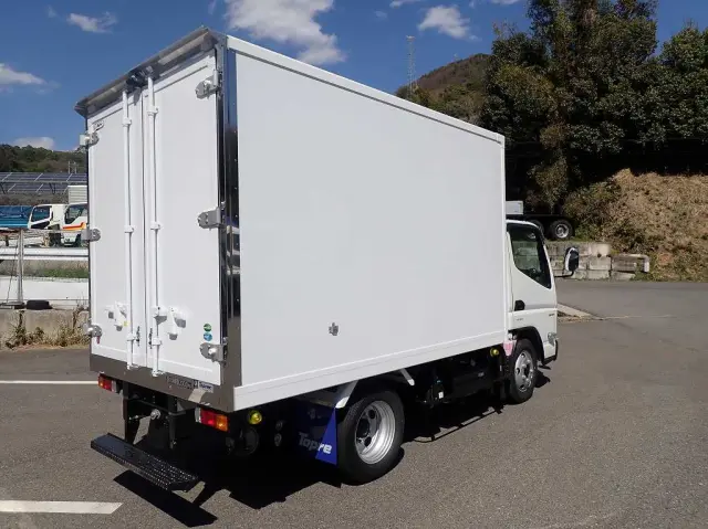 三菱 キャンター 2RG-FBAV0(2WD)の写真3