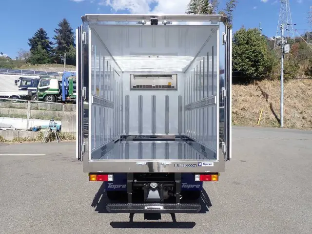 三菱 キャンター 2RG-FBAV0(2WD)の写真8