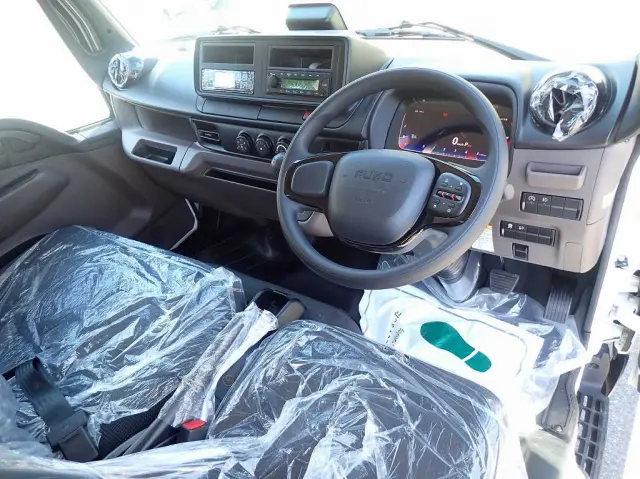 三菱 キャンター 2RG-FBAV0(2WD)の写真14