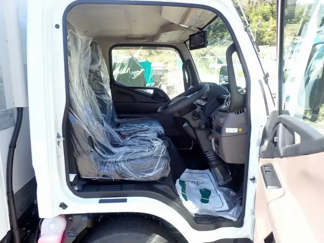 三菱 キャンター 2RG-FBAV0(2WD)の写真20