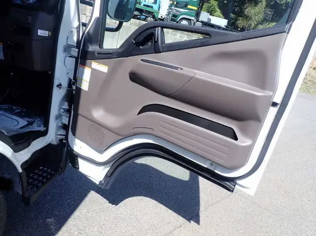 三菱 キャンター 2RG-FBAV0(2WD)の写真21