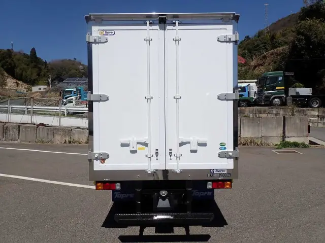 三菱 キャンター 2RG-FBAV0(2WD)の写真6