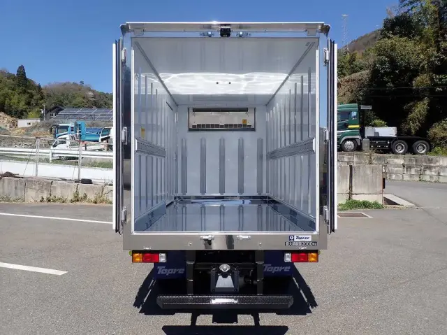 三菱 キャンター 2RG-FBAV0(2WD)の写真7