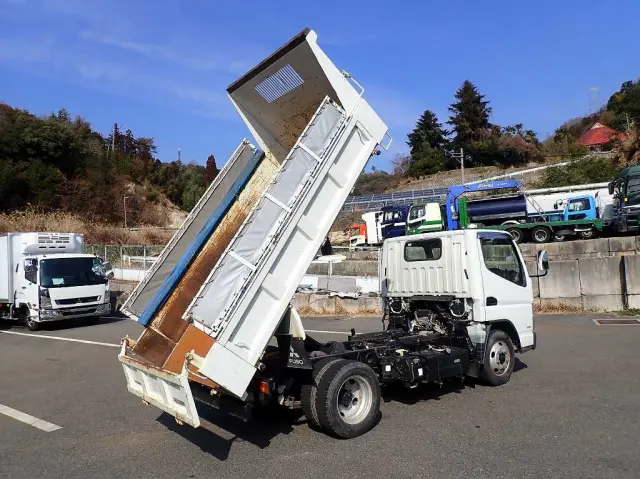 三菱 キャンター TPG-FBA60(2WD)の写真3