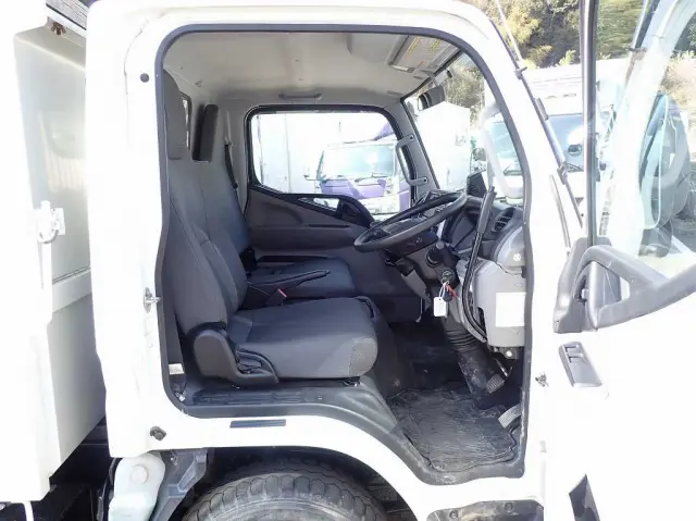 三菱 キャンター TPG-FBA60(2WD)の写真19