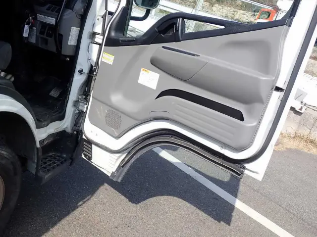 三菱 キャンター TPG-FBA60(2WD)の写真20