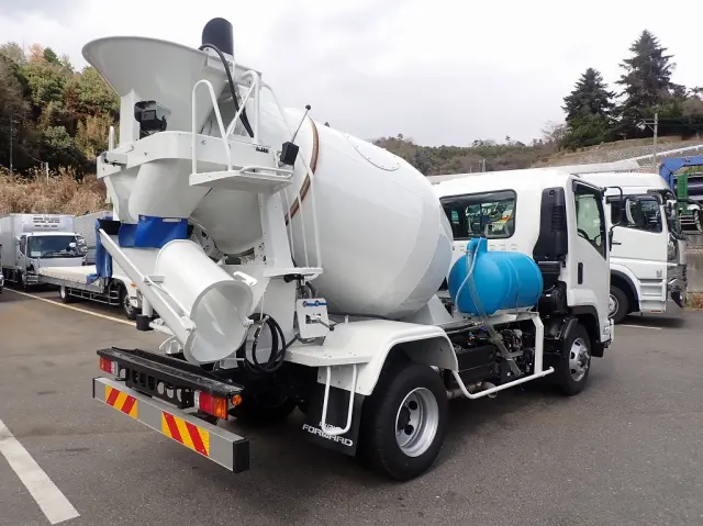 いすゞ フォワード 2PG-FRR90S4(2WD)の写真3