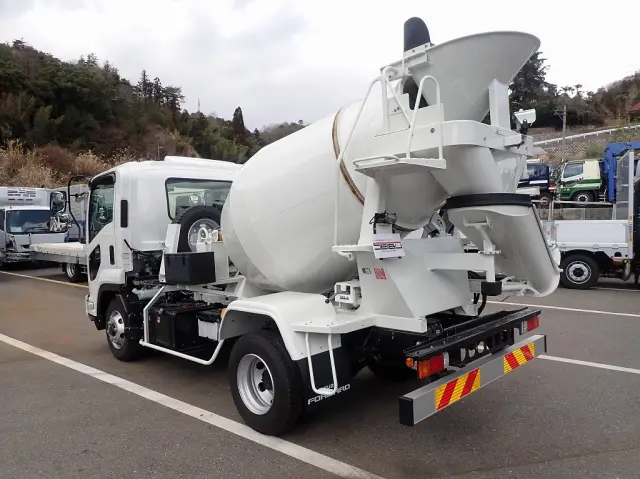 いすゞ フォワード 2PG-FRR90S4(2WD)の写真4