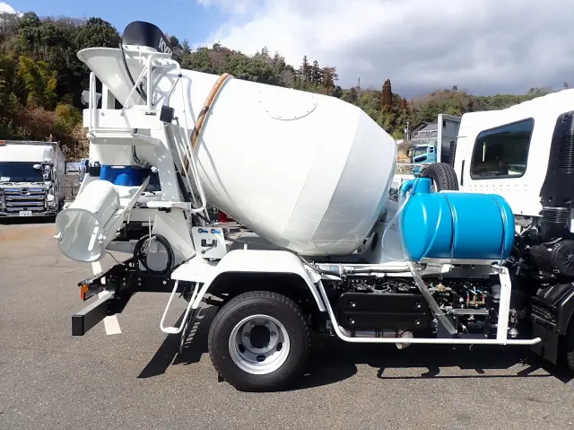 いすゞ フォワード 2PG-FRR90S4(2WD)の写真6