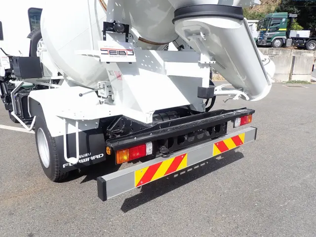 いすゞ フォワード 2PG-FRR90S4(2WD)の写真8