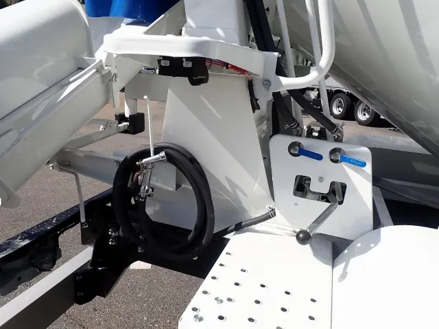 いすゞ フォワード 2PG-FRR90S4(2WD)の写真11