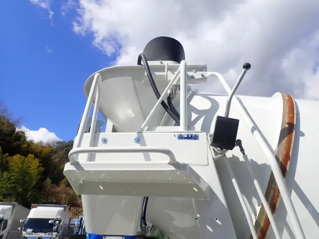 いすゞ フォワード 2PG-FRR90S4(2WD)の写真12