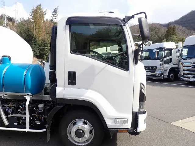 いすゞ フォワード 2PG-FRR90S4(2WD)の写真15